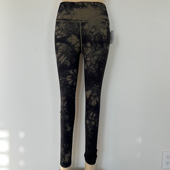 Good American Tie Dye Seamless High Waist Leggings Size 3/4 - Picture 2 of 7